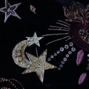 Celestial Rhinestone Brooch.🌟💫